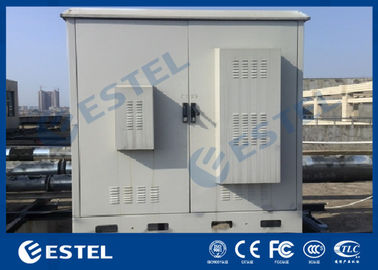Deux Cabinets extérieurs en acier galvanisés par baie de télécom parquettent monter l'isolation thermique de PEF