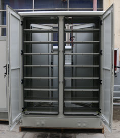 Le Cabinet extérieur à mur unique de batterie de deux baies avec 8 couches rayonne deux Front Doors Two Back Door