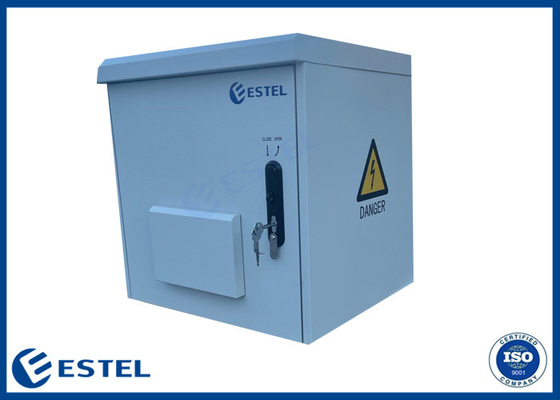 Cabinet de télécommunications extérieur de 19 pouces monté sur le mur / monté sur le poteau IP55 petite taille