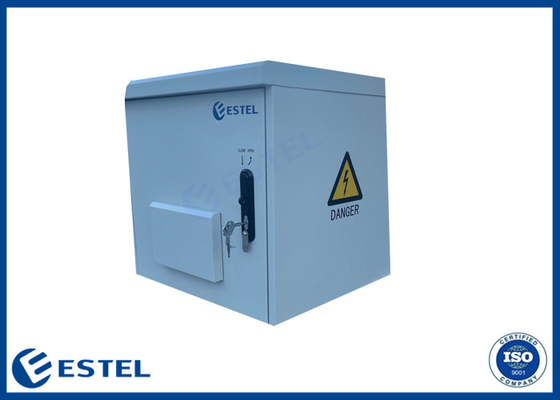 Cabinet de télécommunications extérieur de 19 pouces monté sur le mur / monté sur le poteau IP55 petite taille