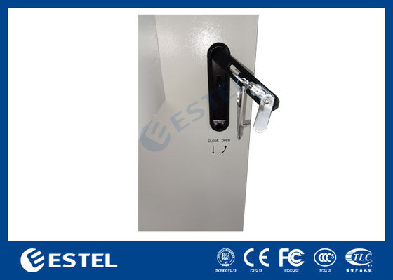 Armoire de télécommunication extérieure 8U IP55 RAL7035 pour montage sur poteau avec contrôle thermique de température
