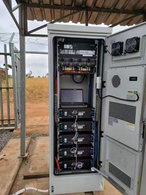 IP55 Armoire de batterie extérieure avec système d'alimentation intégré 9KW 48VDC rectificateur pour télécommunications