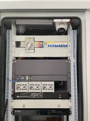 IP55 Armoire de batterie extérieure avec système d'alimentation intégré 9KW 48VDC rectificateur pour télécommunications