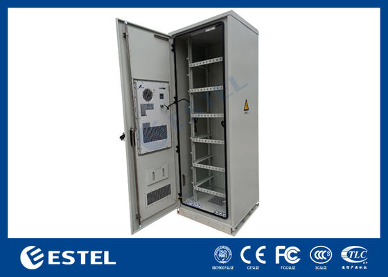Armoire de télécommunications extérieure 45U avec PDU Gestion d'alimentation haute performance pour télécommunications