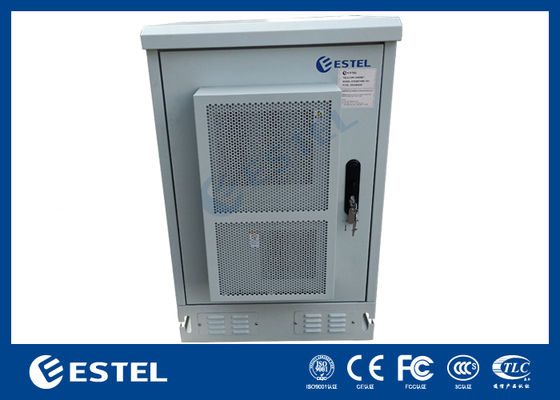 Armoire de télécommunications extérieure avec PDU et DFO pour système d'alimentation de télécommunications