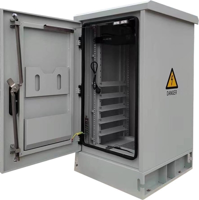 Armoire à batteries extérieure IP55 avec système d'alimentation redresseur 9KW 48VDC intégré pour les applications télécom - Solution d'alimentation robuste et fiable pour environnements difficiles