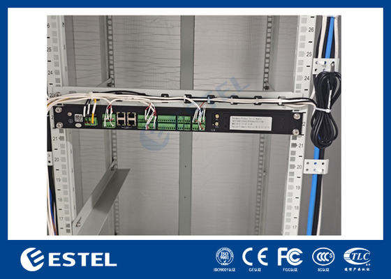 Réducteur de puissance 32U Armoire de télécommunication extérieure avec système de télécommunication de puissance de 18 kW et unité de surveillance de l'environnement