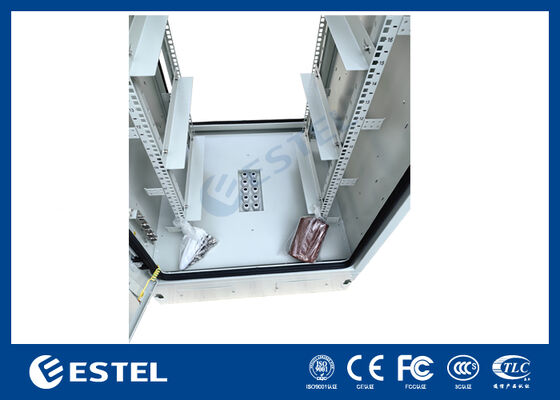 Étagère extérieure de 19 pouces 32U IP65 avec ventilateurs de refroidissement Éclairage LED Sécurité pour les télécommunications et les applications industrielles