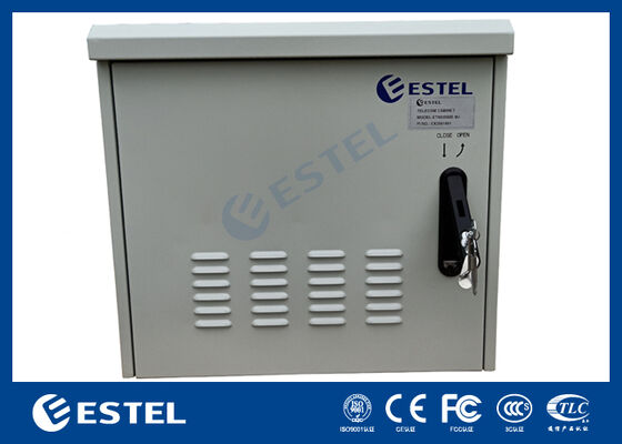 Armoire de télécommunication extérieure 8U IP55 RAL7035 pour montage sur poteau avec contrôle thermique de température
