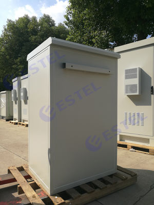 Encastrement d'alimentation à base de pôle