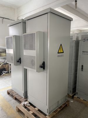 IP55 Armoire de batterie extérieure avec système d'alimentation intégré 9KW 48VDC rectificateur pour télécommunications