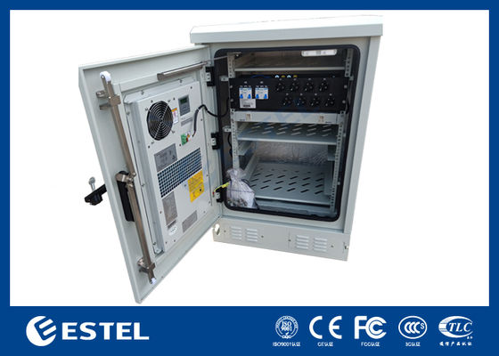 Armoire de télécommunications extérieure avec PDU et DFO pour système d'alimentation de télécommunications